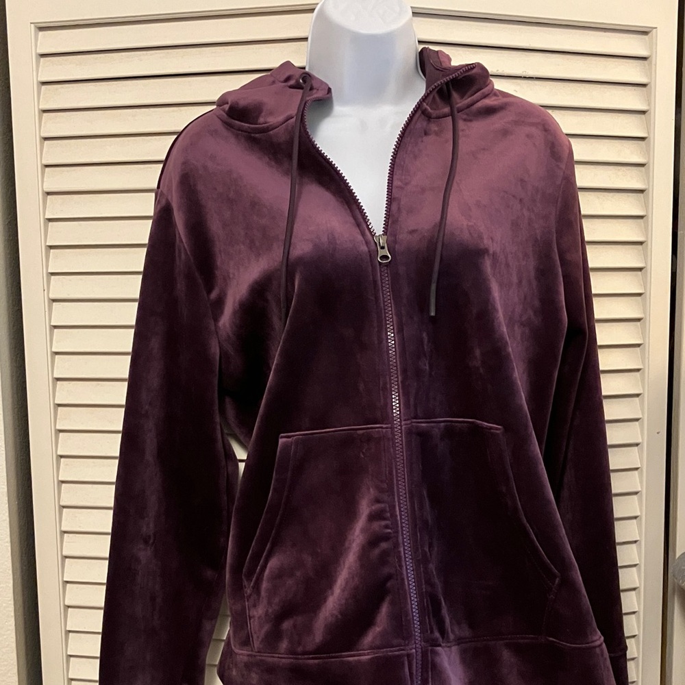 Women’s Time and Tru Deep Purple Velor Plush Soft Hoodie